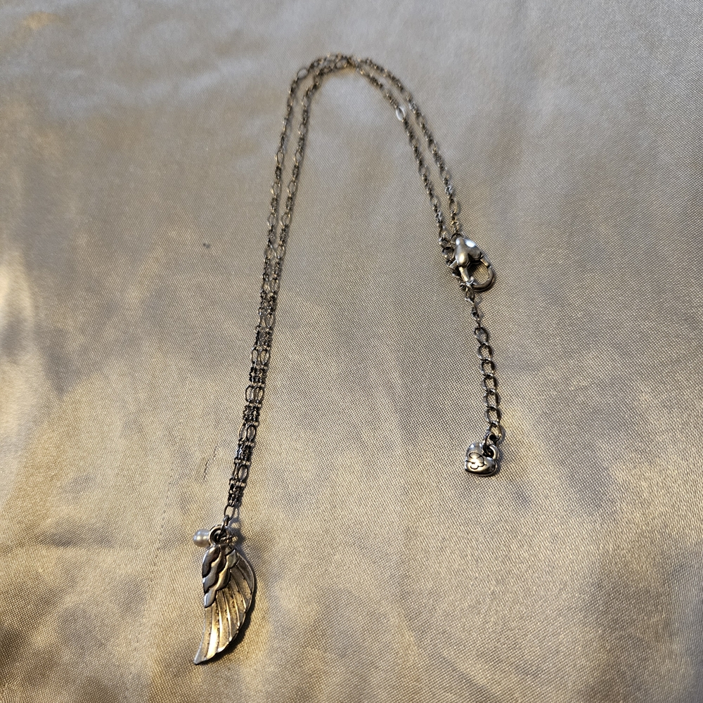 Elegant Gold Wing Pendant Necklace